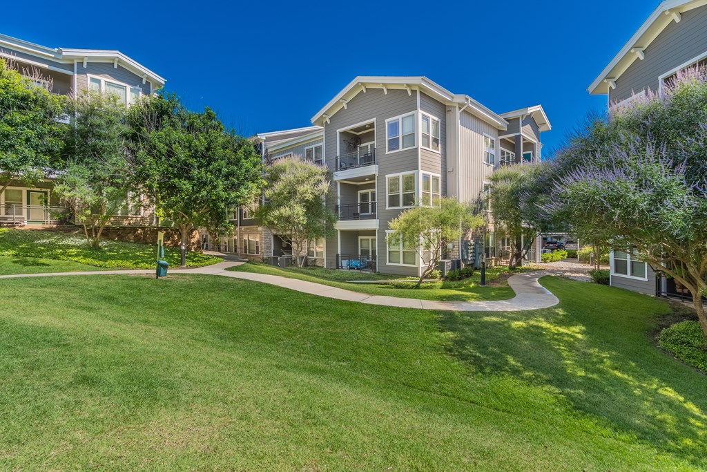 Lakewood Flats Apartments