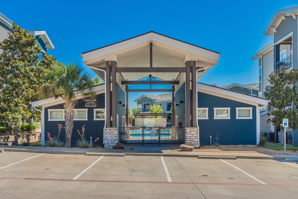 Lakewood Flats Apartments