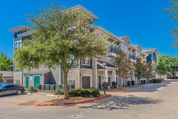 lease apartments in East Dallas, TX  - Photo Gallery 37