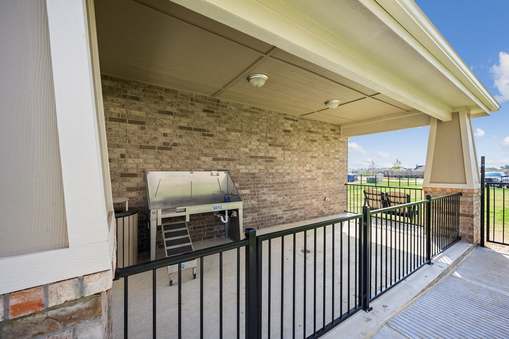 accommodation feature at the whispering winds apartments in pearland, tx