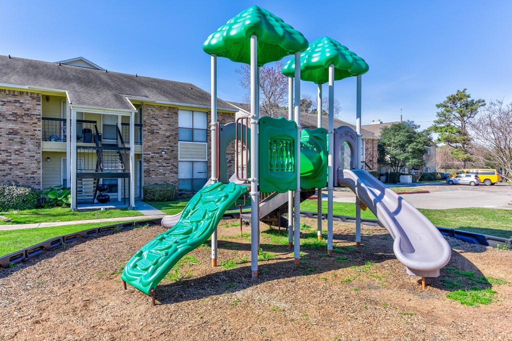 the preserve at ballantyne commons playground with slides