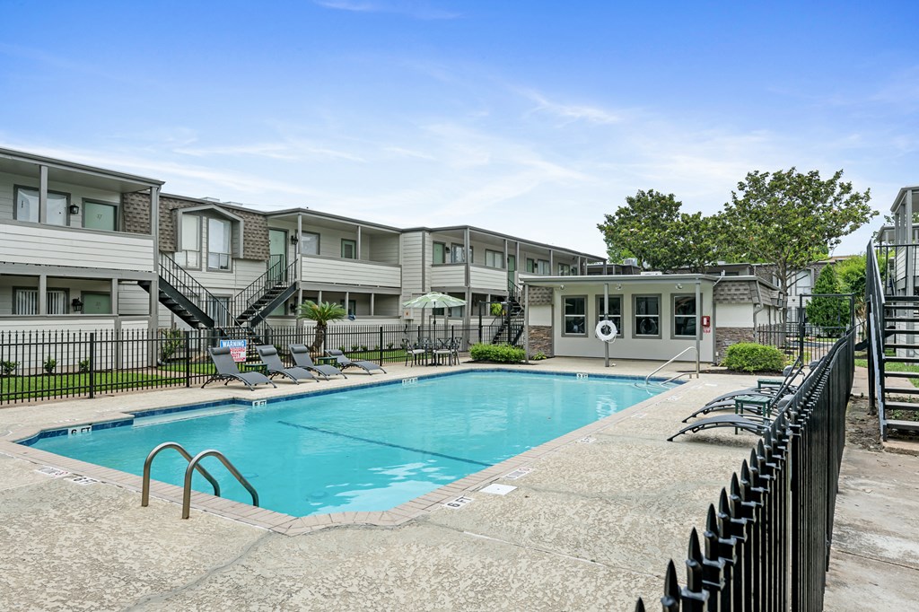 Pool With Sundecks at The Ivy at Galleria, Houston, Texas