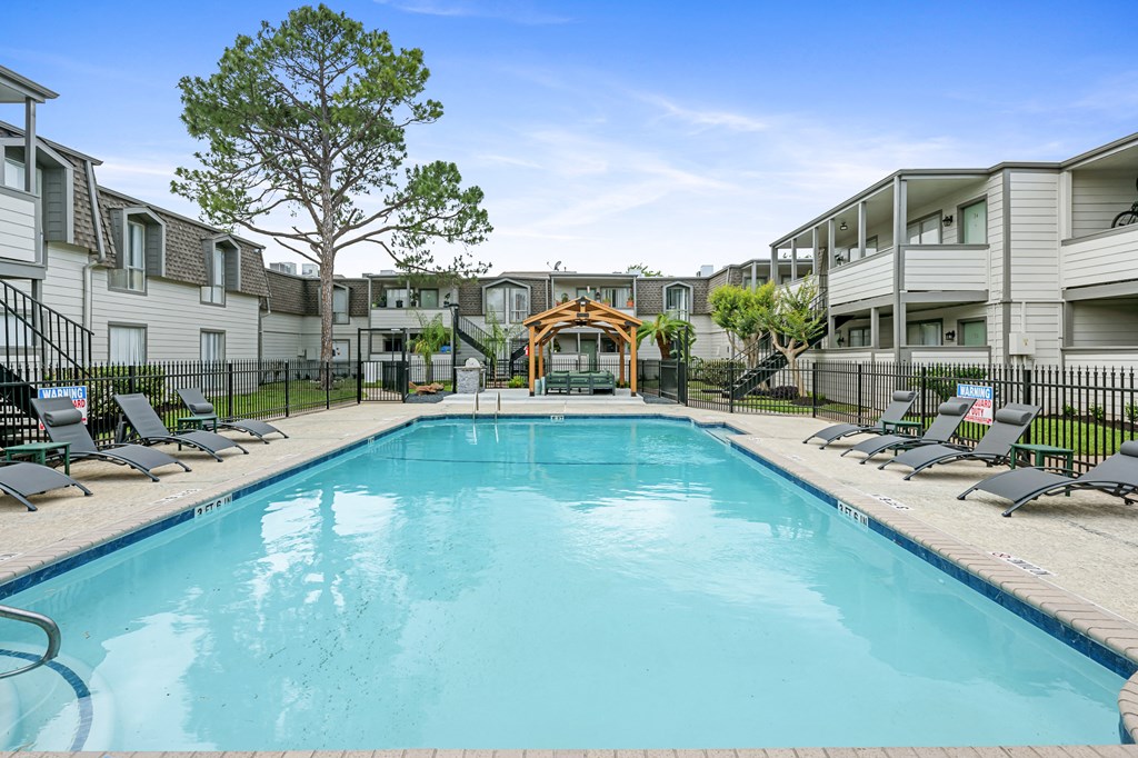 Pool at The Ivy at Galleria, Houston, 77057