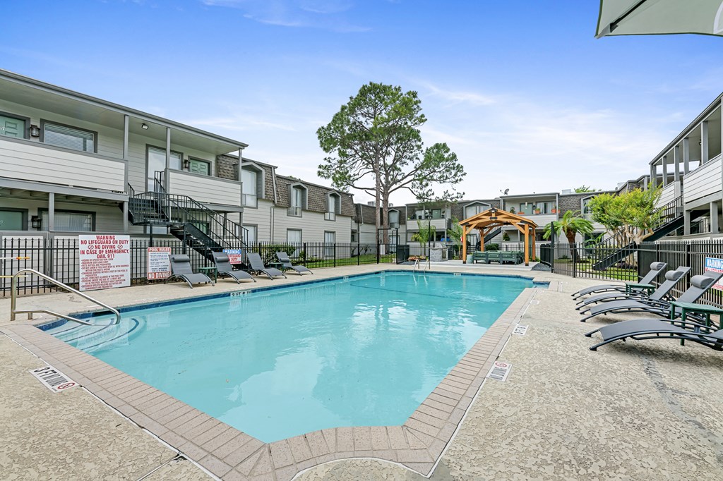 Pool View at The Ivy at Galleria, Houston