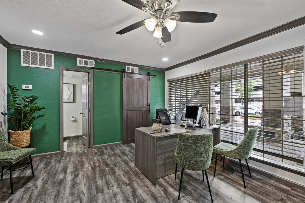 Leasing Office at The Ivy at Galleria, Texas, 77057