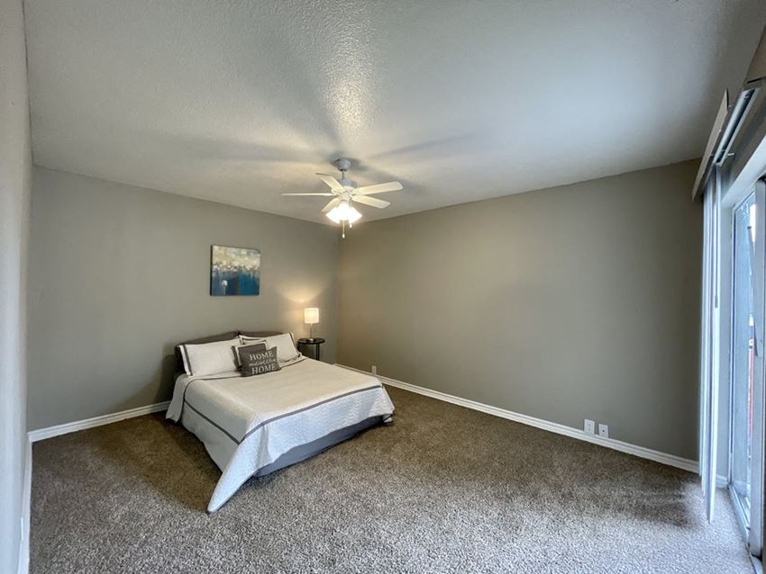17601 Wayforest Dr. 1-2 Beds Apartment for Rent - Photo Gallery 1
