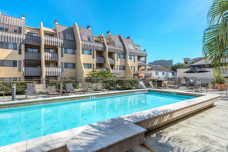 Apartments Uptown Houston, TX Augusta Court Apartments