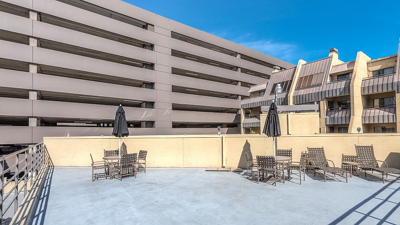 Apartments Uptown Houston, TX Augusta Court Apartments