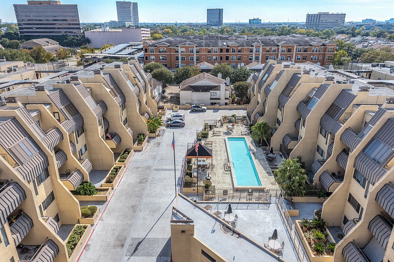 Apartments Uptown Houston, TX Augusta Court Apartments
