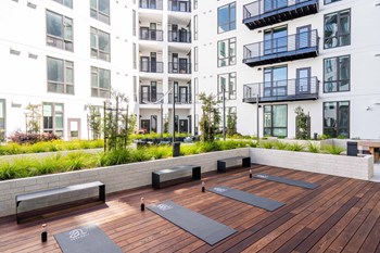 outdoor yoga deck - Photo Gallery 3