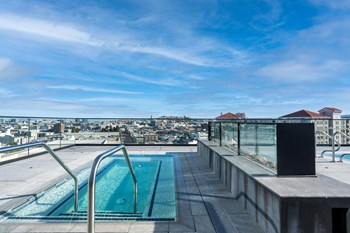 Outdoor Hot Tub - Photo Gallery 5