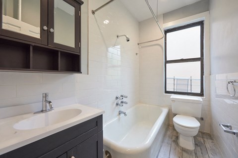 3224 Grand Concourse bath