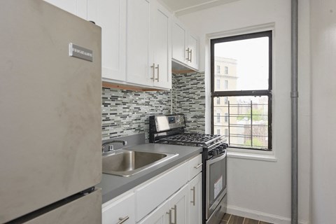 1777 Grand Concourse kitchen
