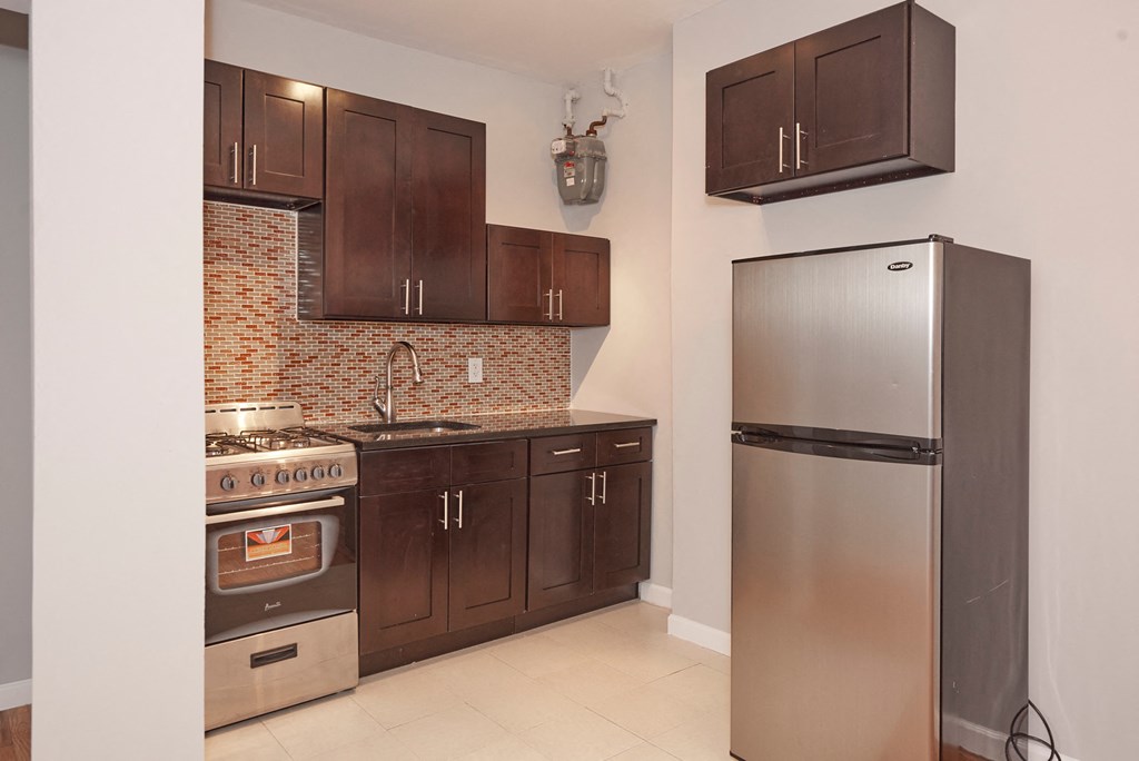 1704 Morris Ave kitchen