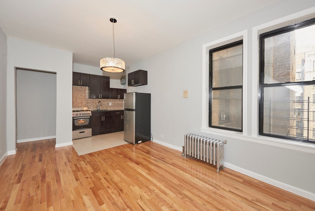 1704 Morris Ave kitchen