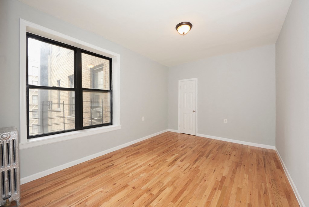 1704 Morris Ave interior