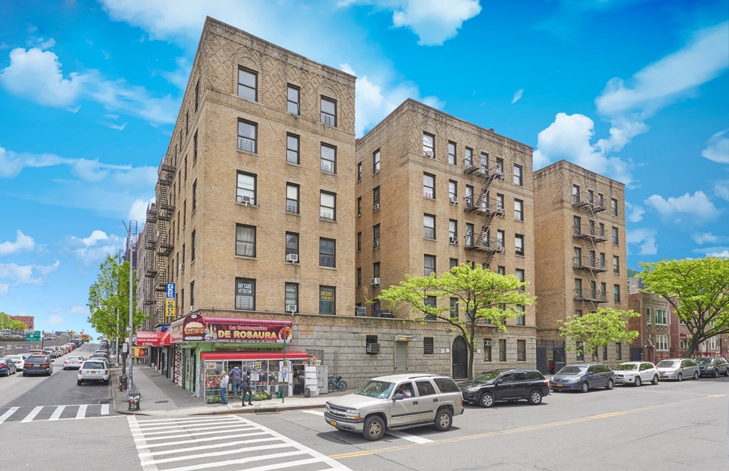 1704 Morris Ave exterior