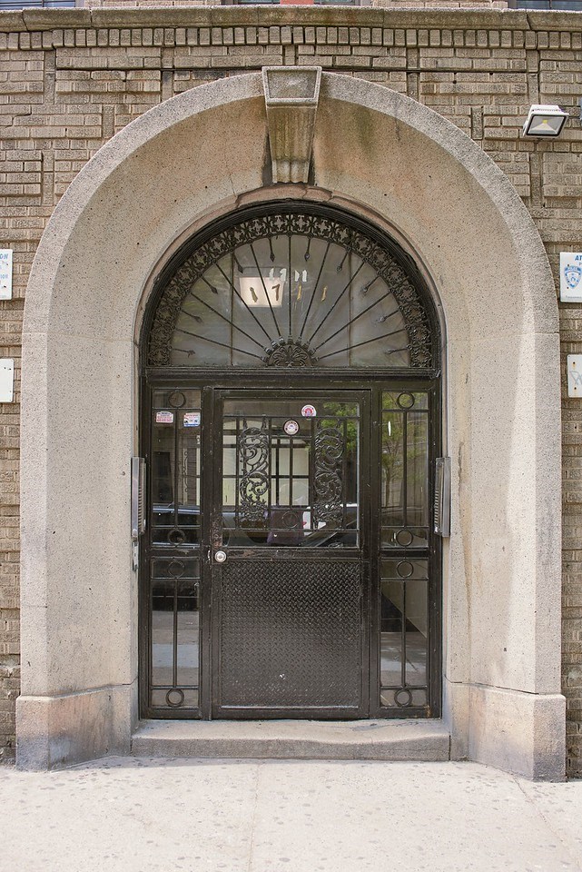 1711 Morris Ave exterior