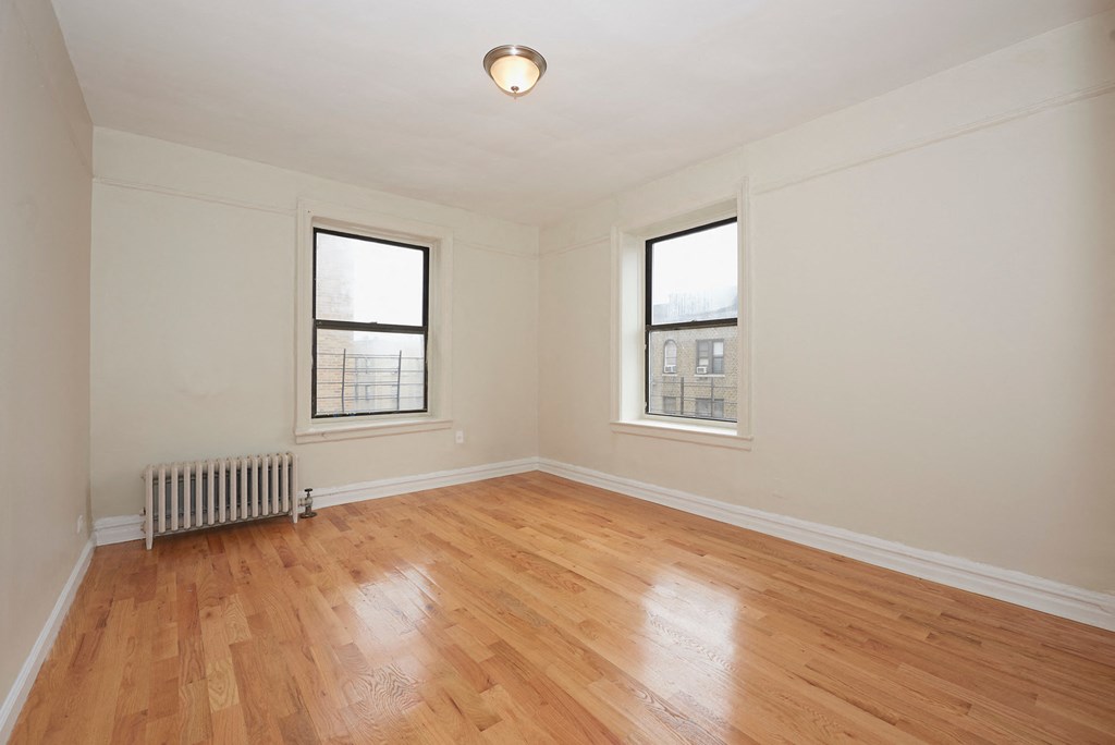 1511 Sheridan interior