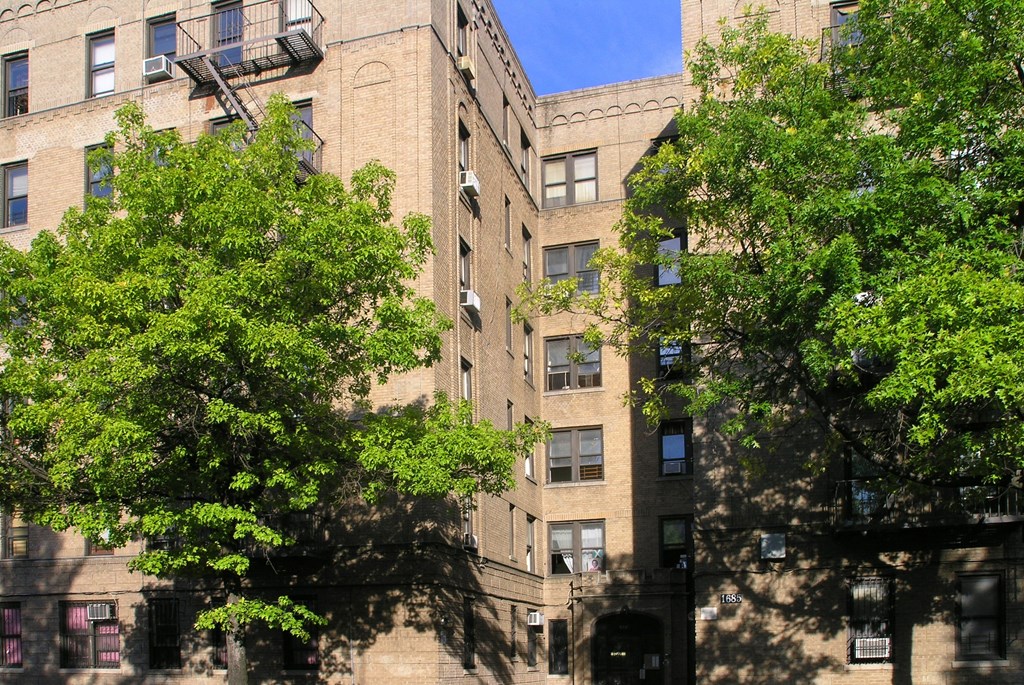 1685 Morris exterior