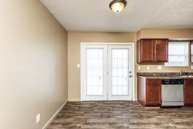1-bedroom apartment at Capital Pointe - Woodview Apartments in Columbus, OH