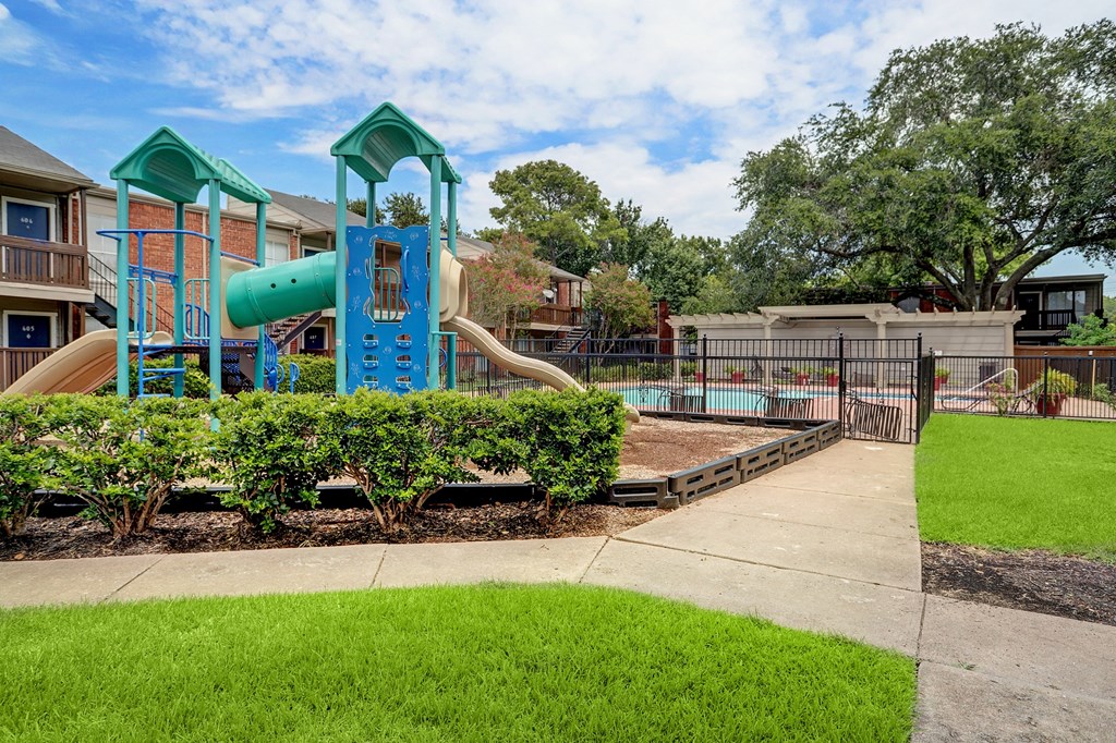 the preserve at ballantyne commons playground with blue playground equipment