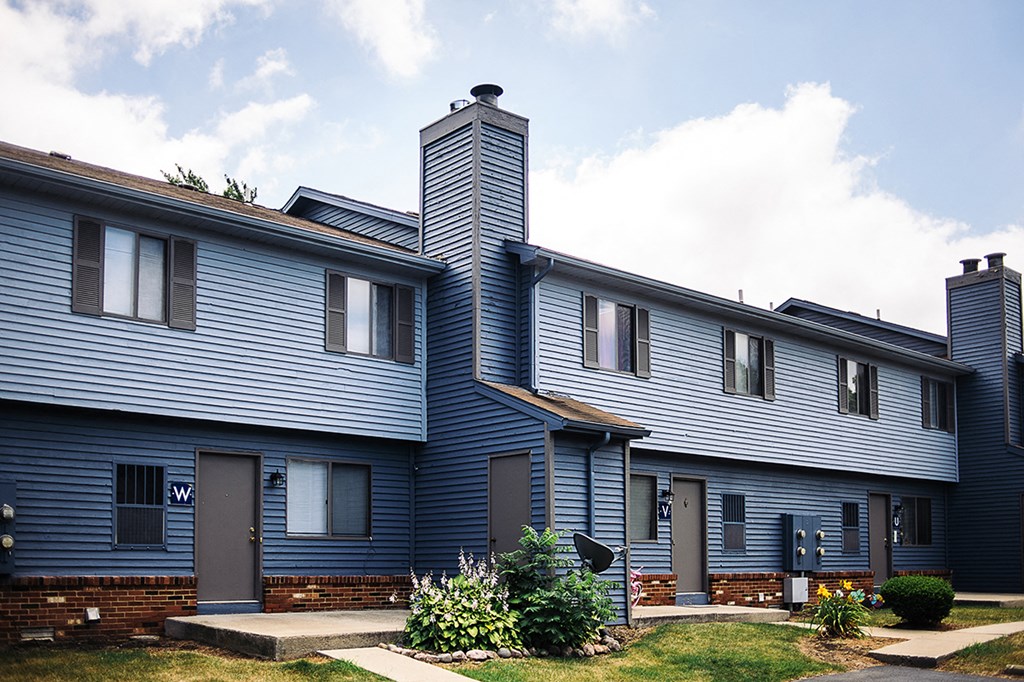 Outside of the Rocket 2 bedroom townhomes.