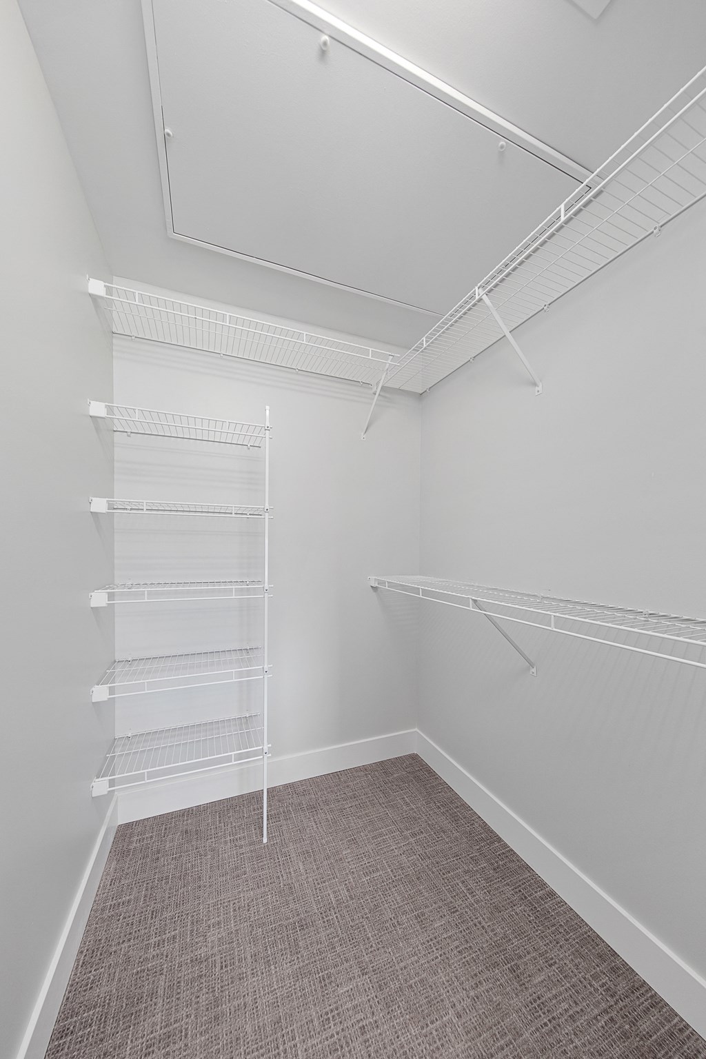 OVERSIZED WALK-IN CLOSETS
