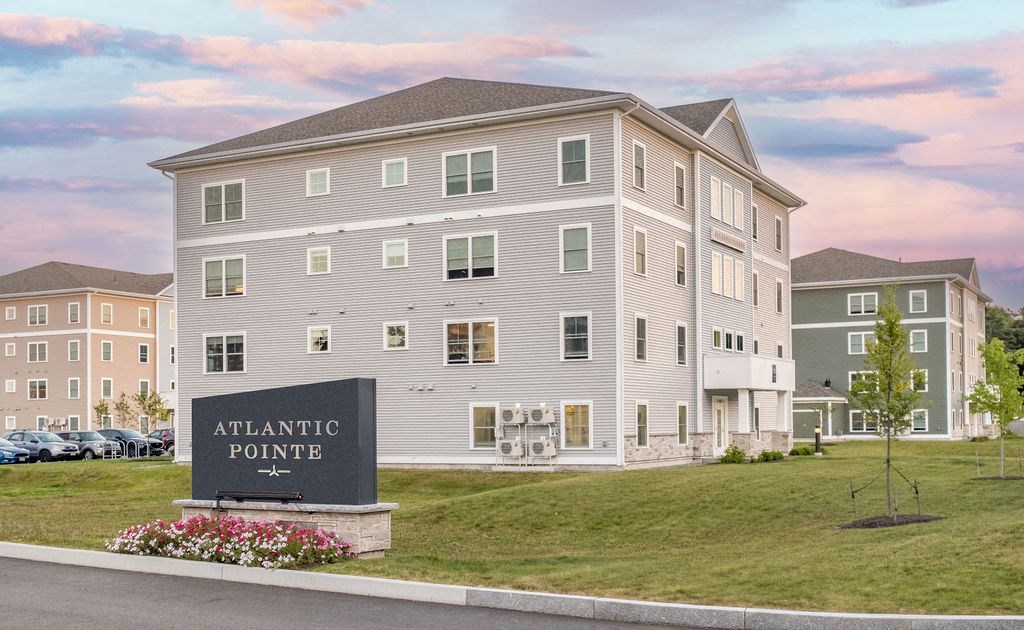 Building Exterior at Atlantic Pointe, Brunswick Maine