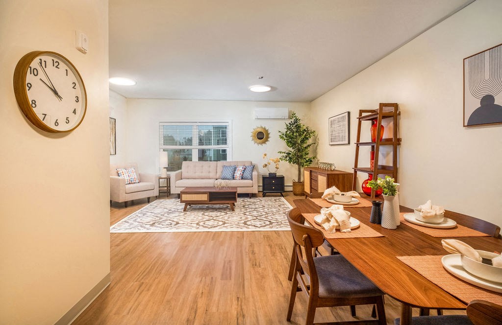 Dining Area at Atlantic Pointe, Brunswick 