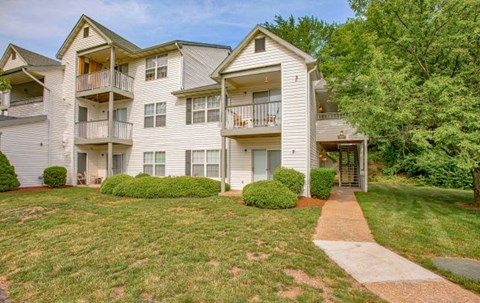 Building Exterior at Middletown Brooke Apartments, Connecticut