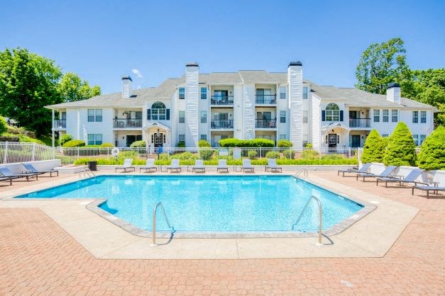 Outdoor Swimming Pool Outdoor Swimming Pool at Middletown Ridge Apartments, Middletown, CT