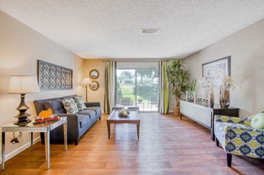 100 Town Ridge 1-3 Beds Apartment for Rent - Photo Gallery 4
