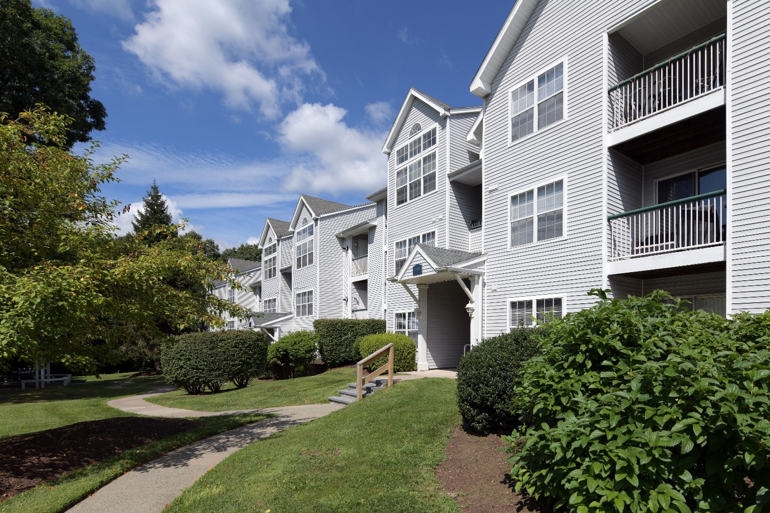 Town Walk at Hamden Hills Hamden, CT Apartments for Rent Photos