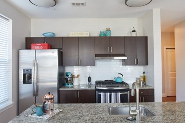 917 New London Turnpike Studio Apartment for Rent - Photo Gallery 1