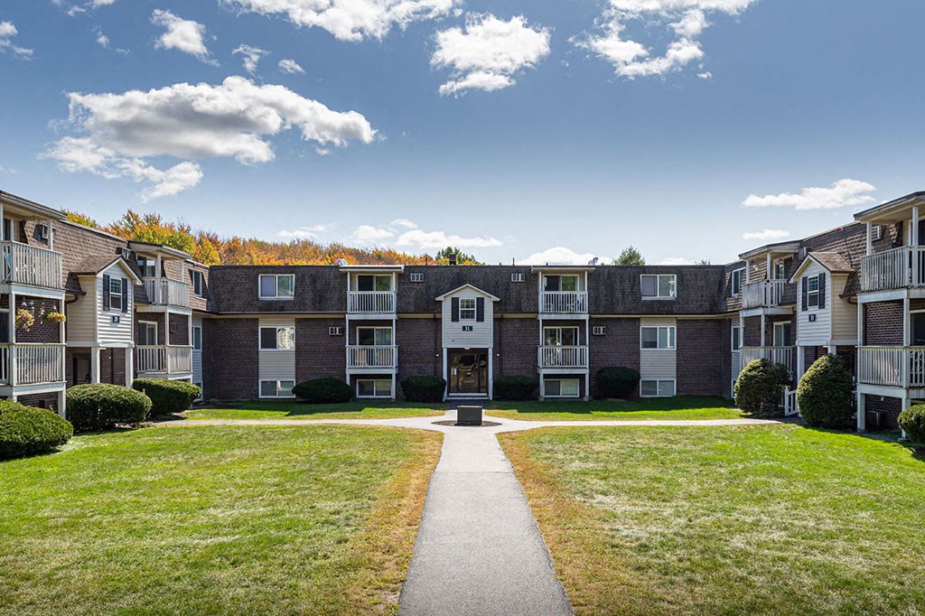 Property Exterior at Ashford Crossing, Massachusetts
