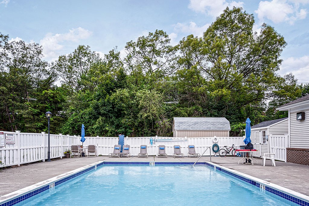 Swimming Pool With Relaxing Sundecks at Ashford Crossing, Massachusetts, 01545