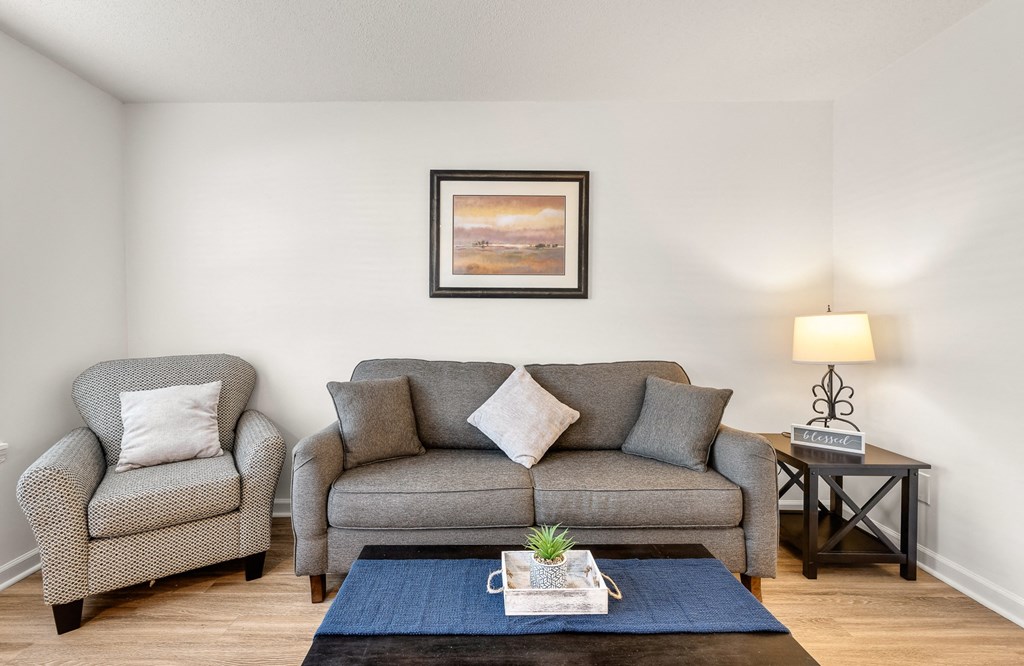 a photo of a living room