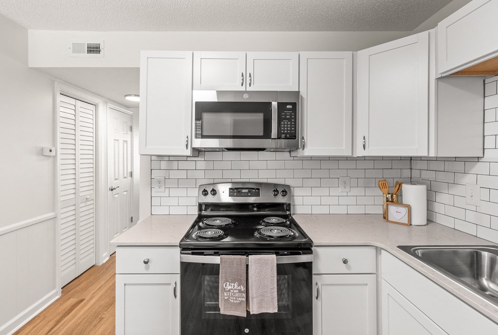 a photo of a kitchen