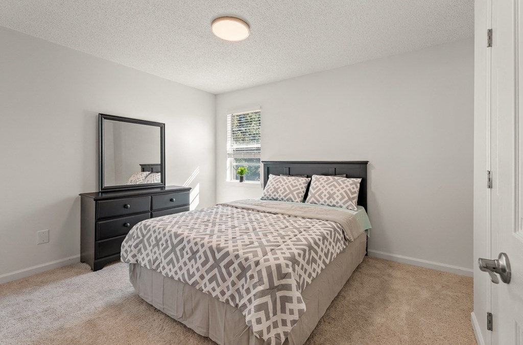 a photo of a bedroom