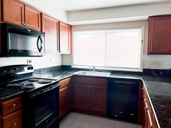 904 Church St 2-8 Beds Apartment for Rent - Photo Gallery 5