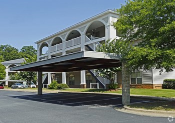 Parham Pointe Apartments - Little Rock - Covered Parking - Photo Gallery 10