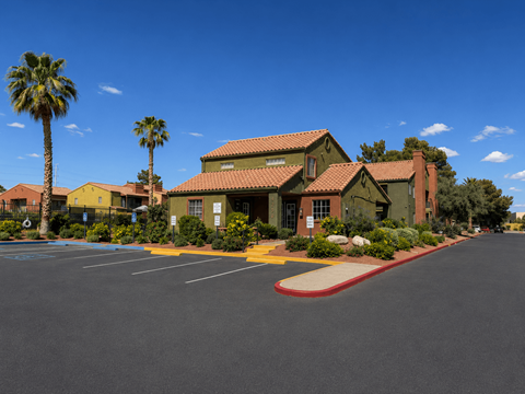 4250 South Jones Boulavard 1-2 Beds Apartment for Rent