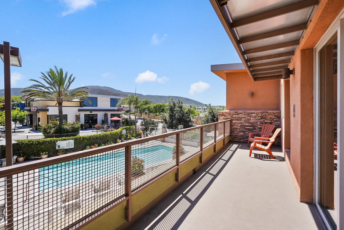 Crest 850 Apartment Homes