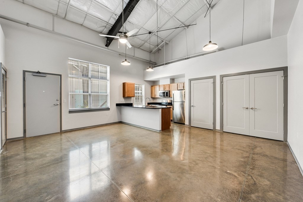 the preserve at ballantyne commons living room and kitchen