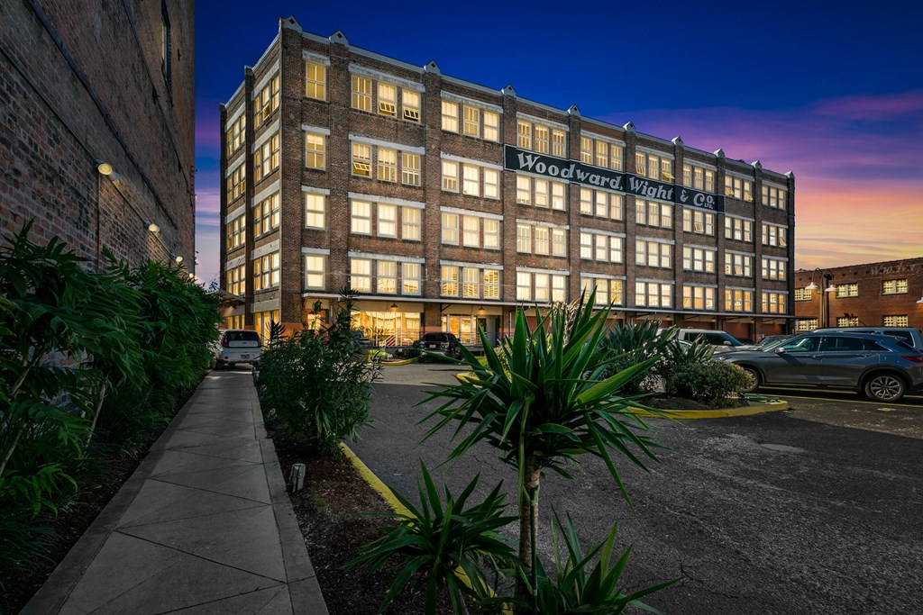 the building in which the hotel is located