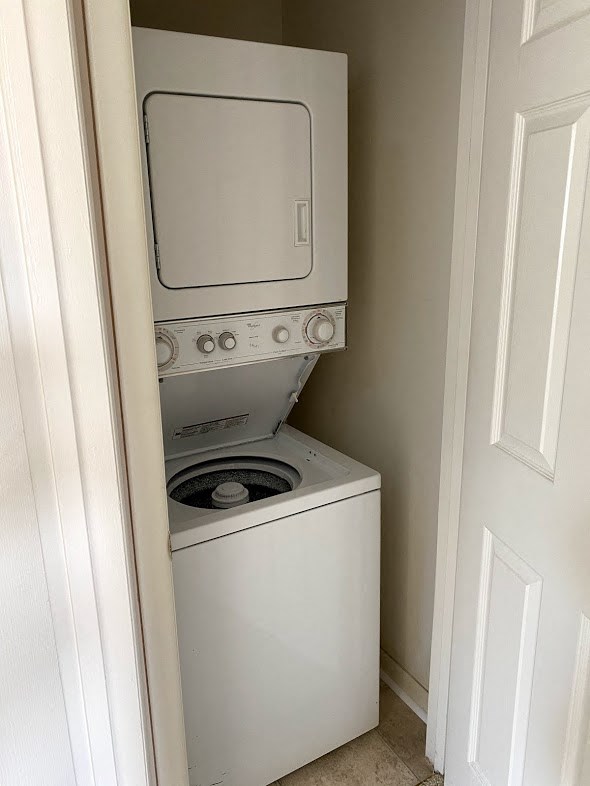 Loockerman Square Apartments - Laundry Center / Washer / Dryer