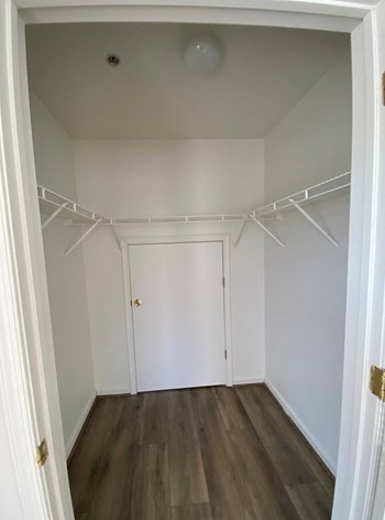 1 N. American Ave. 2 Beds Apartment for Rent - Photo Gallery 10