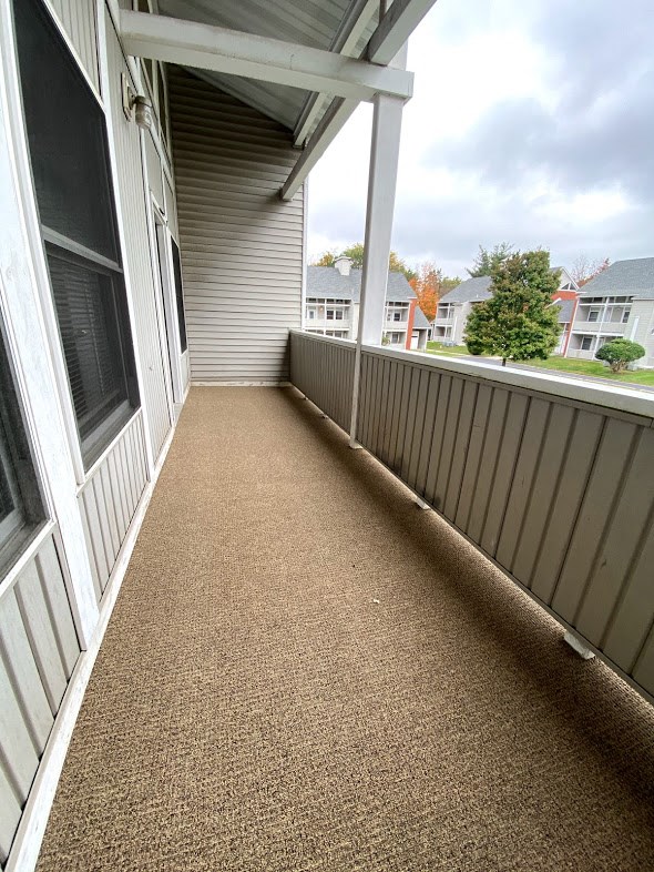 Governors Square Apartments - Balcony