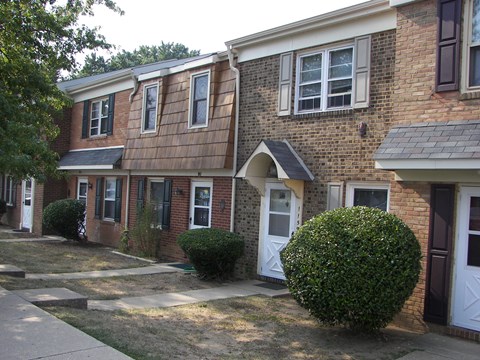 Quincy Court Townhouses - 5 townhouses on Adams Court